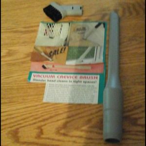 Vacuum brush